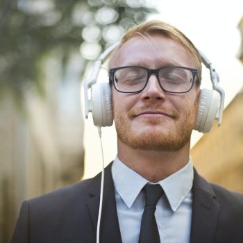 Co daje kupowanie miesięcznych słuchaczy spotify?