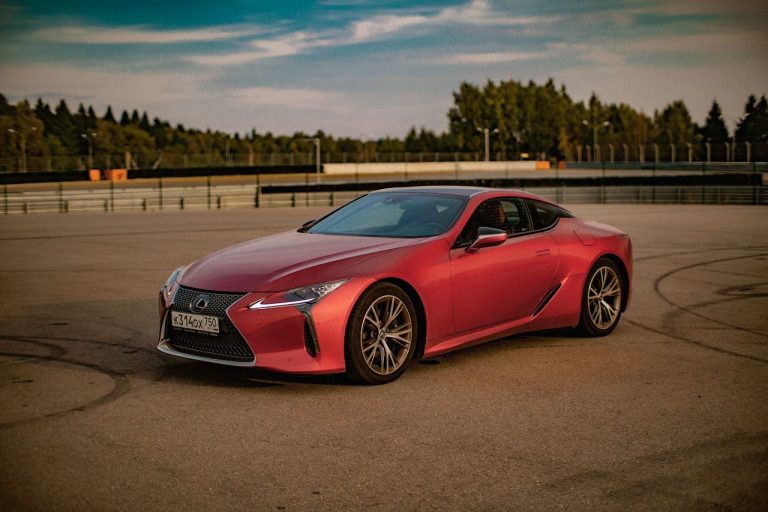 Lexus LS i zawieszenie pneumatyczne – co musisz wiedzieć, zanim zainwestujesz w regenerację amortyzatorów